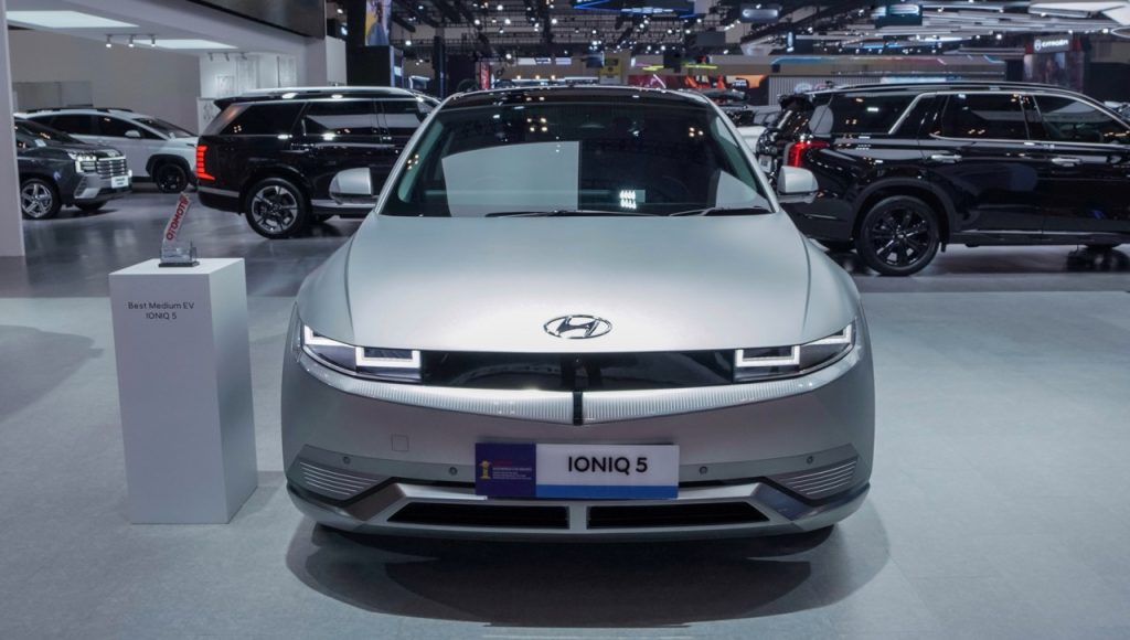 Masih Ada Kesempatan Geber Promo SUV Hyundai di GJAW 2025 Foto 5 Hyundai IONIQ 5 1