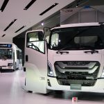 Isuzu Plaza Jadi Saksi Inovasi Isuzu Jadi Raksasa Otomotif Global  - Tuwaga