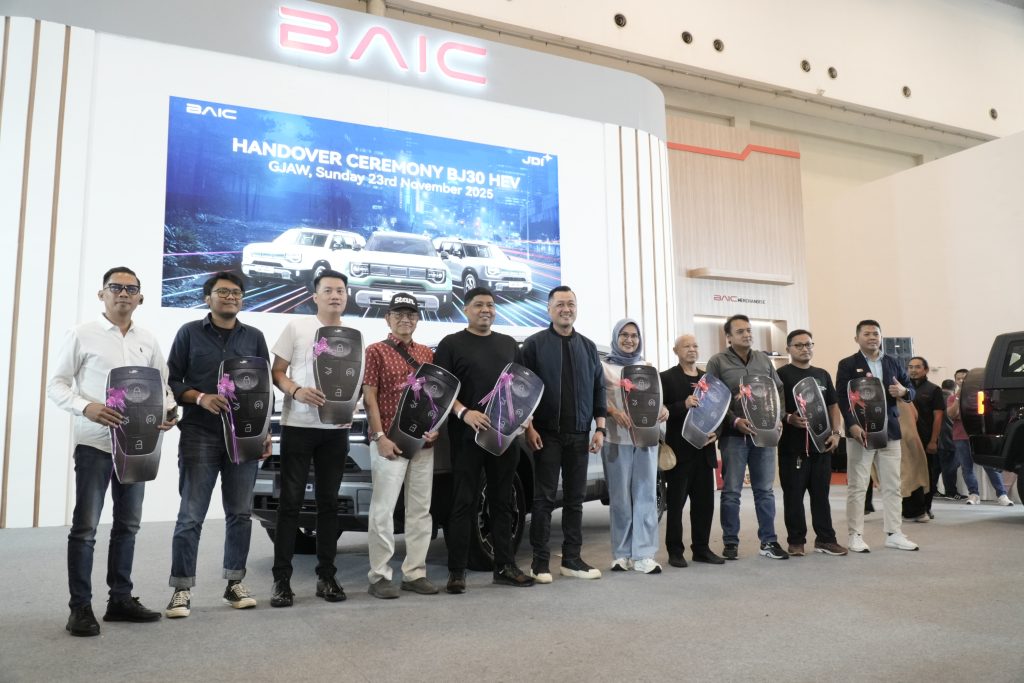 100 Unit BAIC BJ30 Hybrid Batch Pertama Diserahkan ke Konsumen