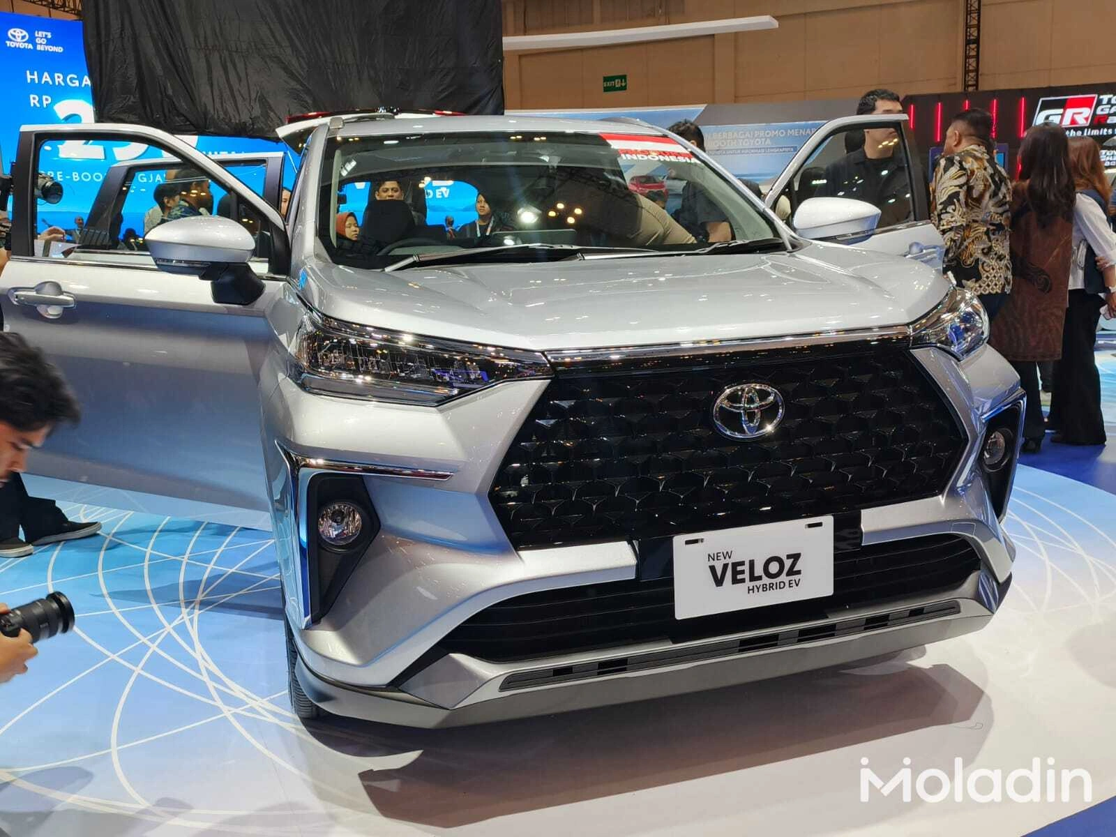 Toyota Veloz Hybrid Debut di GJAW 2025, Harga Mulai Rp 299 Juta! mitsubishi new pajero sport - Moladin