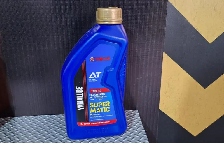 10 Rekomendasi Oli Vario 150 yang Bagus dan Harganya Yamalube Super Matic Oil oli Vario 150 - Moladin