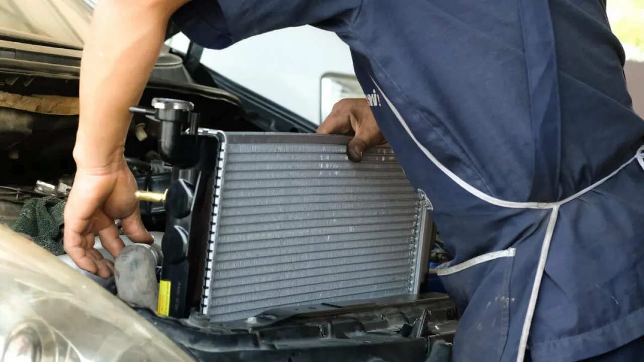 Panel Atas Radiator Mobil 9 Komponen Radiator Mobil, Fungsi, Dan Cara Kerjanya