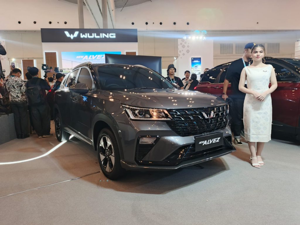 Seremoni Wuling Darion Tembus 1.500 SPK Diwarnai Kehadiran Alvez Facelift konsumen pertama darion 4