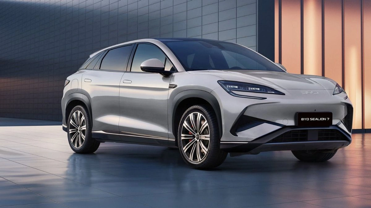 mobil china byd - Moladin