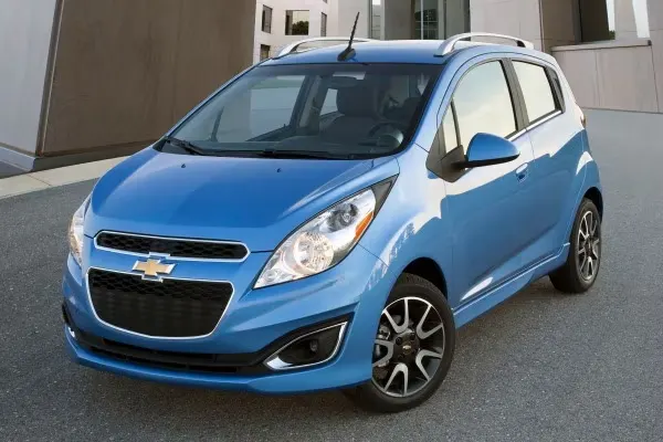 mobil kecil untuk wanita Chevrolet Spark - Moladin