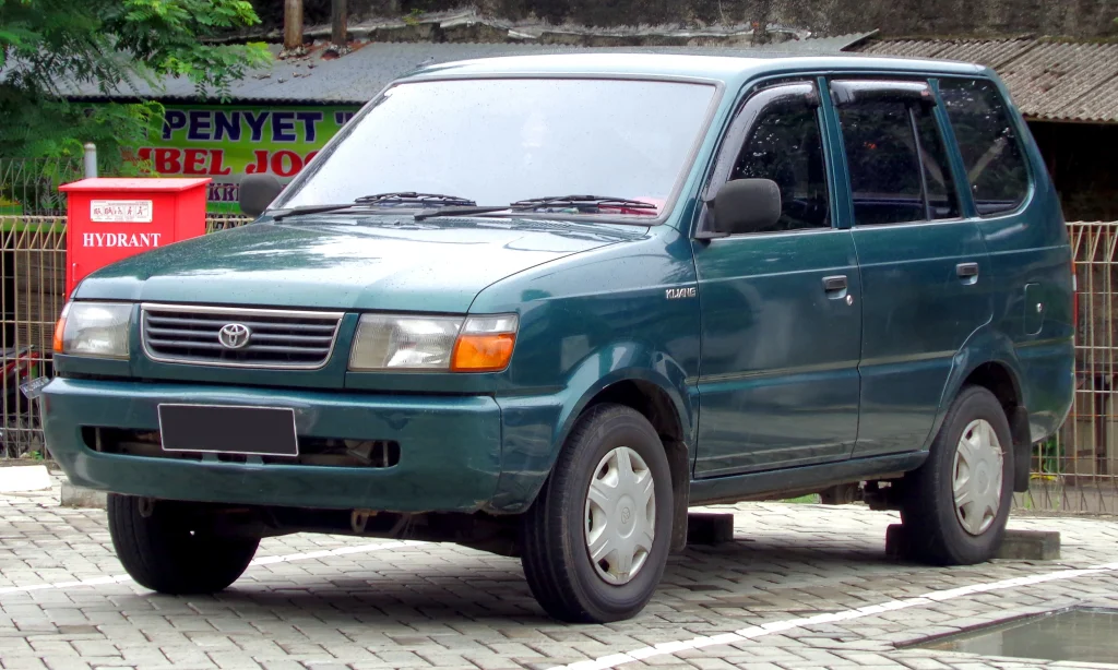 mobil kijang lama - moladin