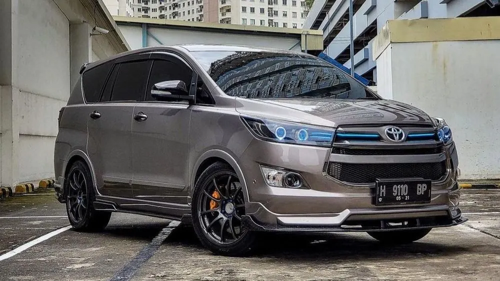 modifikasi innova reborn - Moladin