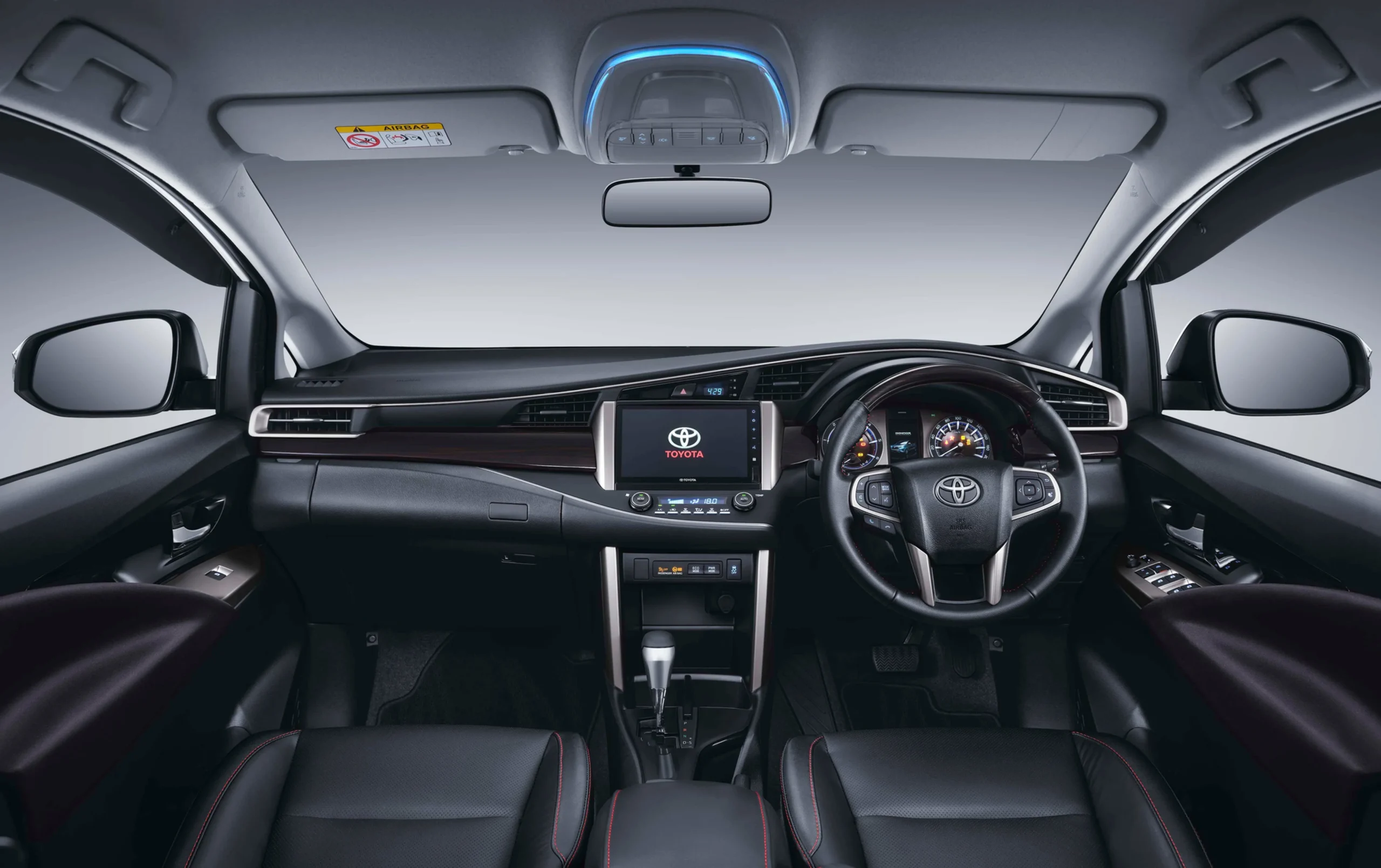 perbedaan interior innova reborn dan venturer - Moladin