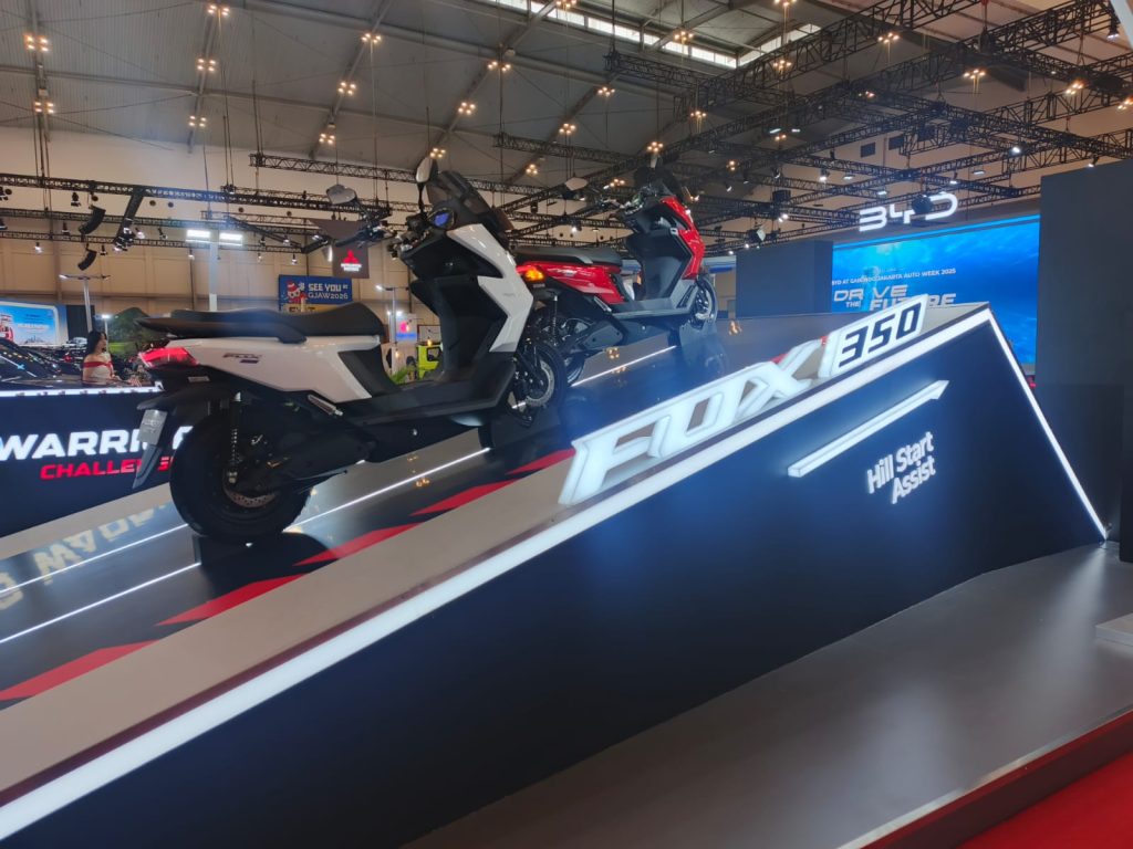 Polytron FOX 350 Mejeng di GJAW 2025 Goda Konsumen dengan Desain dan Fitur Menarik polytron fox350 5