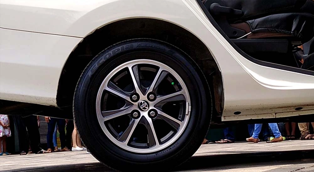 Rekomendasi Tekanan Ban Innova Reborn Paling Ideal tekanan angin ban innova reborn - Moladin