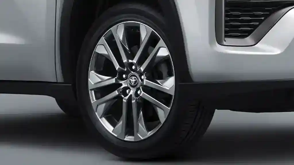 Rekomendasi 4 Ukuran Velg Innova Reborn yang Tepat ukuran velg innova reborn - Moladin