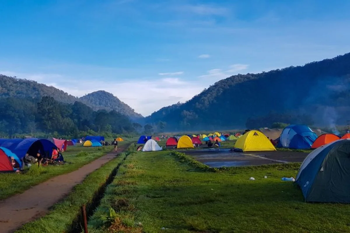 15 Tempat Camping di Puncak yang Wajib Dikunjungi
