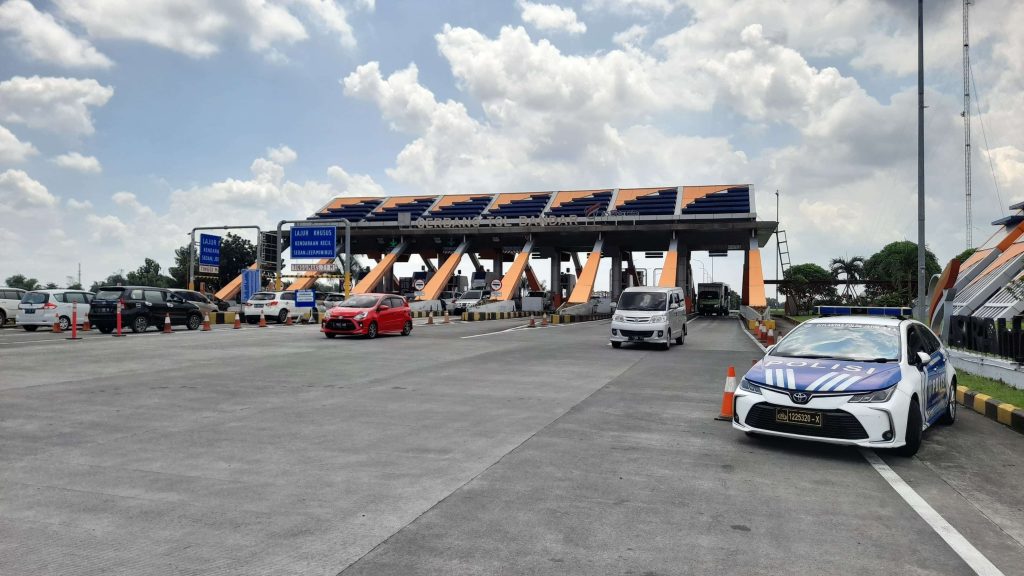 Tarif Tol Jombang Surabaya 2025: Lengkap Semua Ruas! Tarif tol Jombang Surabaya