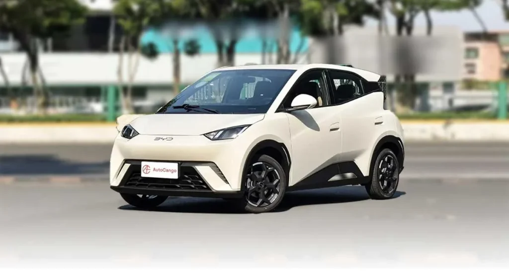 Perbandingan BYD Atto 1 vs Toyota Innova
