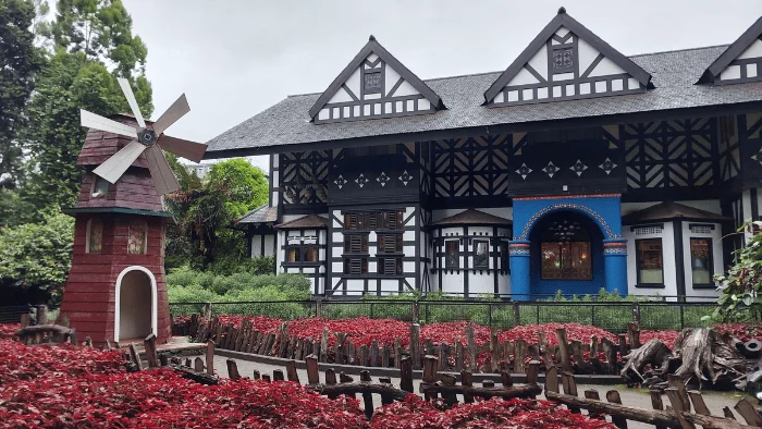 20 Wisata Keluarga Terdekat dari Jakarta yang Ramah Anak! Farmhouse Susu Lembang wisata keluarga terdekat - Moladin