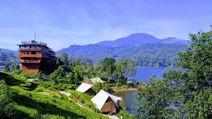 13 Tempat Camping di Ciwidey, Cocok buat Libur Nataru! Glamping Lakeside Rancabali tempat camping di ciwidey - Moladin