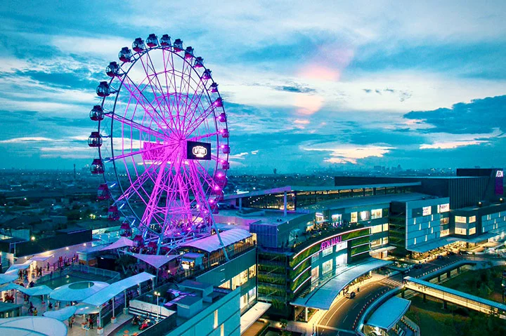 20 Wisata Keluarga Terdekat dari Jakarta yang Ramah Anak! J-Sky Ferris Wheel tempat wisata terdekat - Moladin