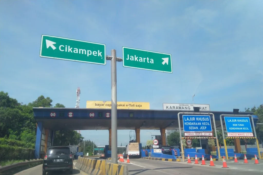 jadwal contraflow tol Jakarta Cikampek - Moladin
