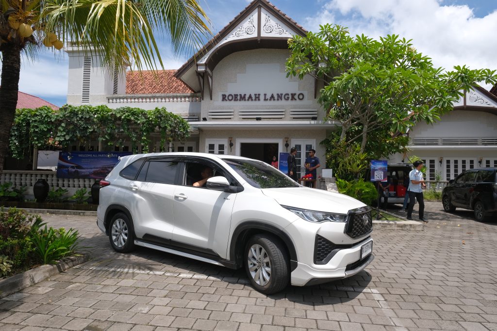 New Veloz Hybrid EV Nimbrung di Eksplorasi Performa Hybrid EV Toyota di Lombok LXT41398