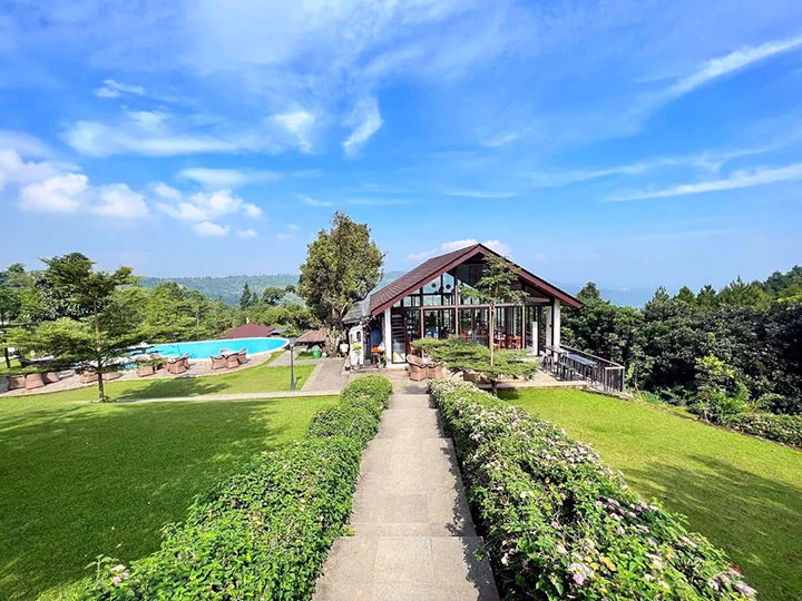 20 Wisata Keluarga Terdekat dari Jakarta yang Ramah Anak! Richie The Farmer Sentul wisata keluarga terdekat - Moladin