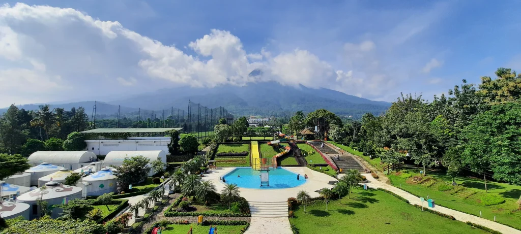The Highland Park Resort tempat wisata Puncak Bogor - Moladin