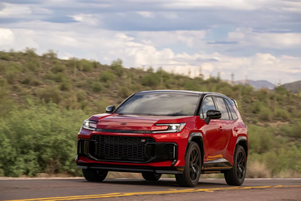 mobil hybrid 2026 Toyota RAV4 - Moladin