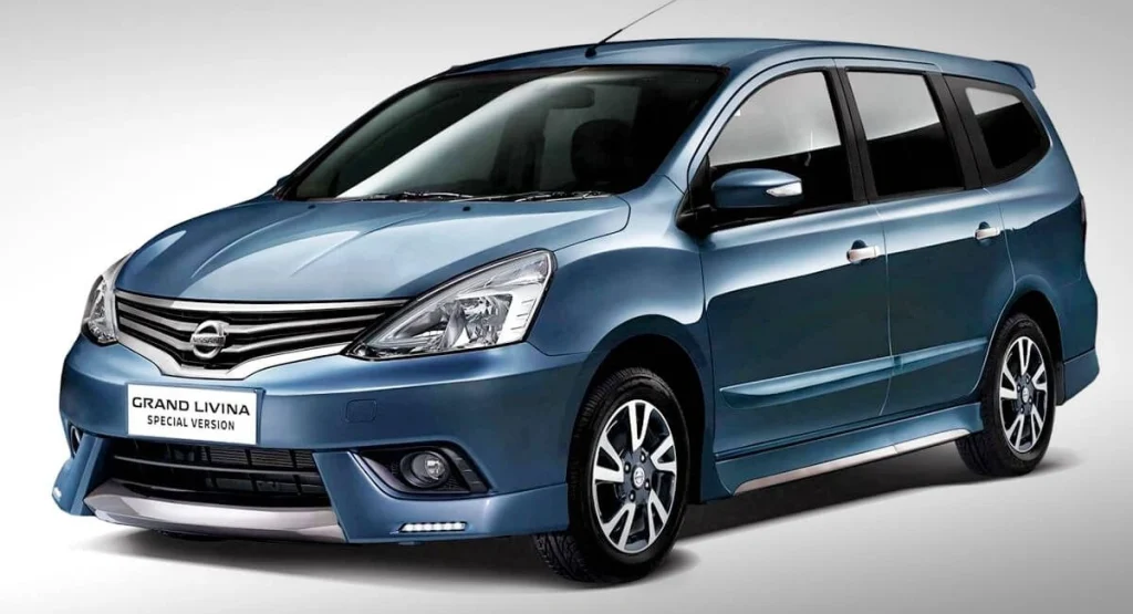 7 Perbedaan Grand Livina SV dan XV, Lebih Pilih Mana? perbedaan Grand Livina SV dan XV dari segi eksterior - Moladin