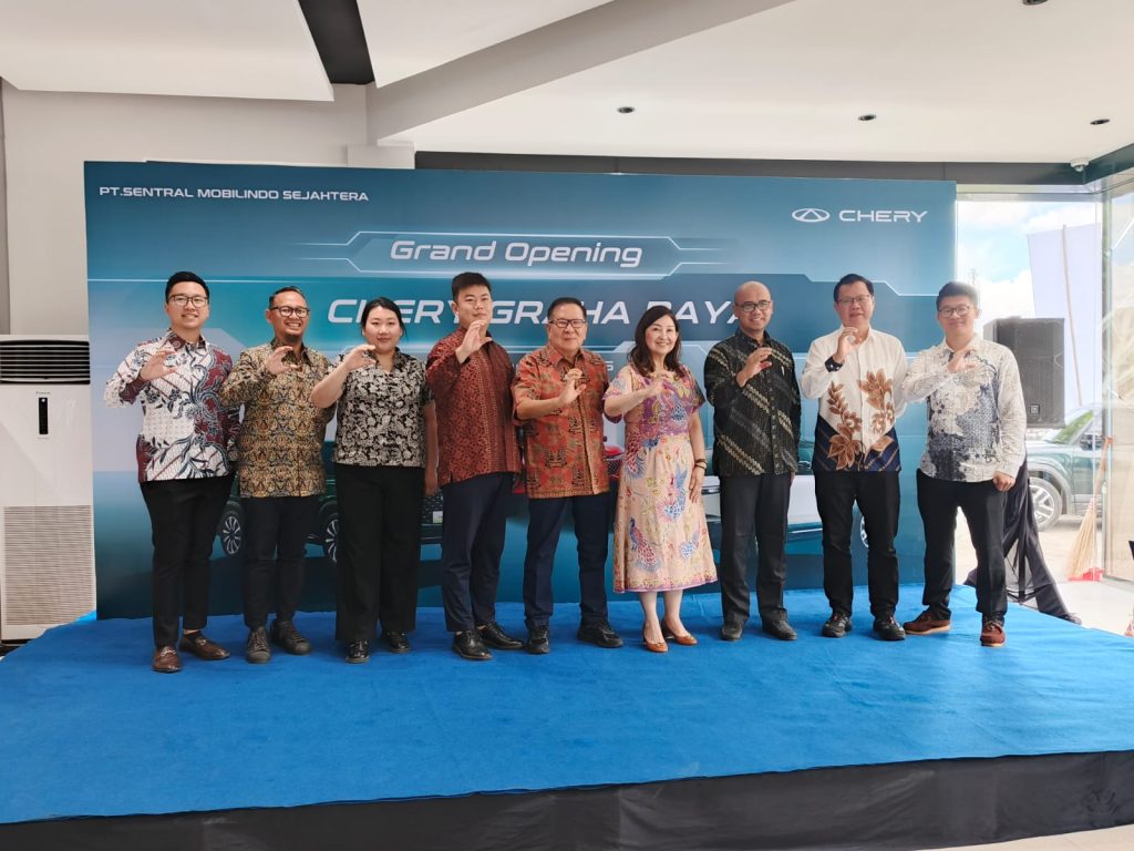 chery display graha raya 7