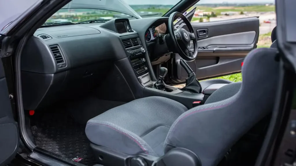 interior Nissan Skyline GTR R34 - Moladin