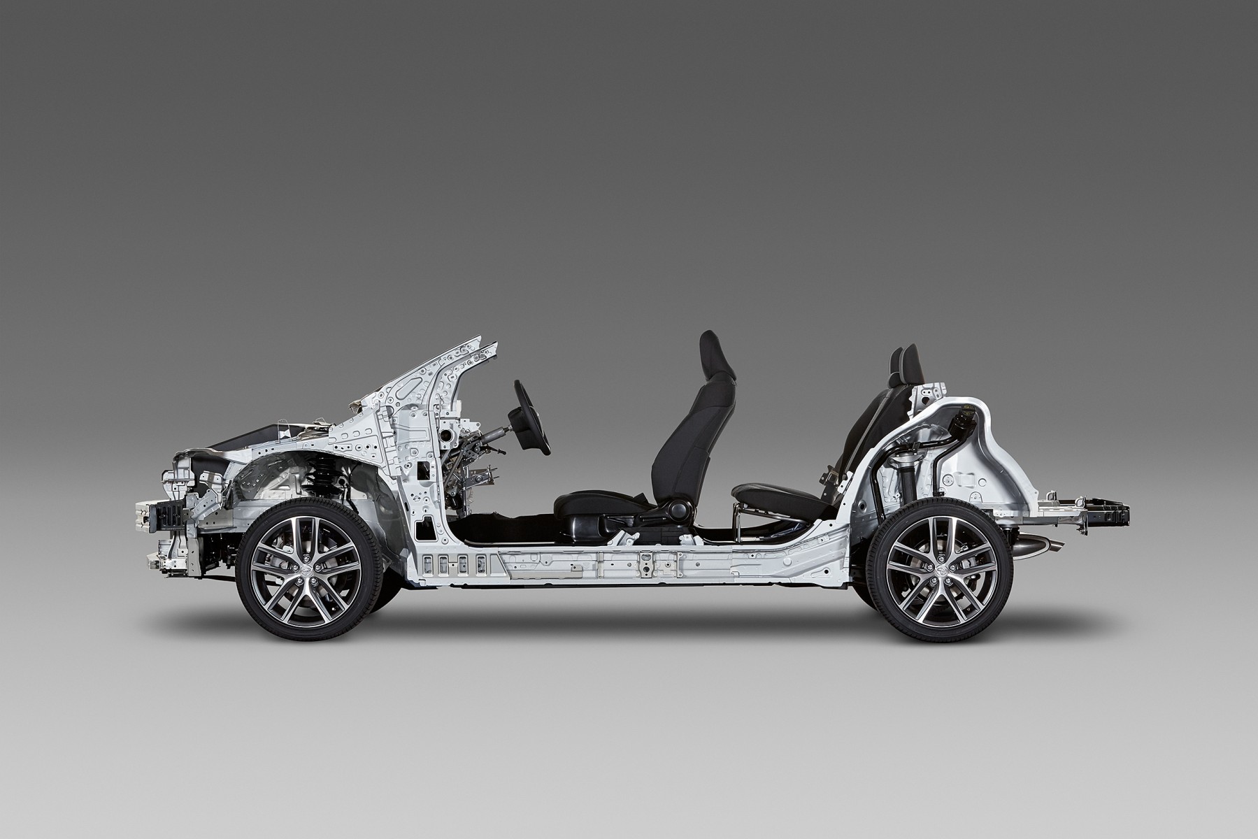 konsumsi bbm innova zenix hybrid - Moladin