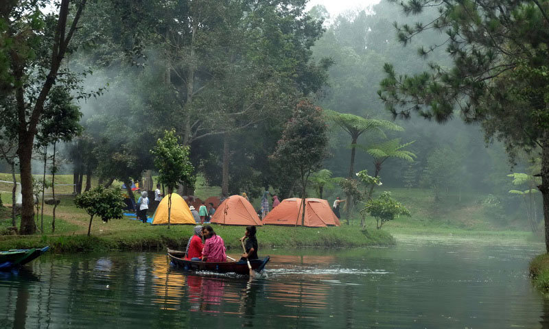 tempat camping di puncak