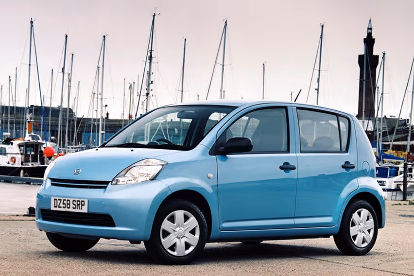 mobil tahun 2000an dibawah 50 juta - Moladin