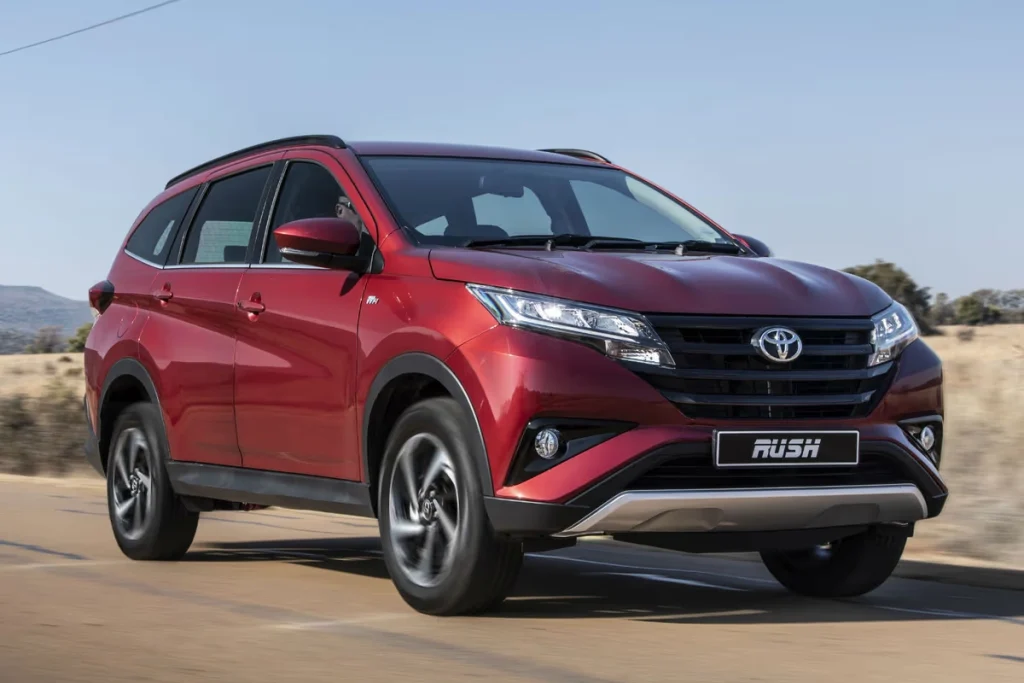 Mobil Rush Lama Tahun 2006-2021, Mana yang Paling Worth? mobil toyota rush generasi kedua - Moladin