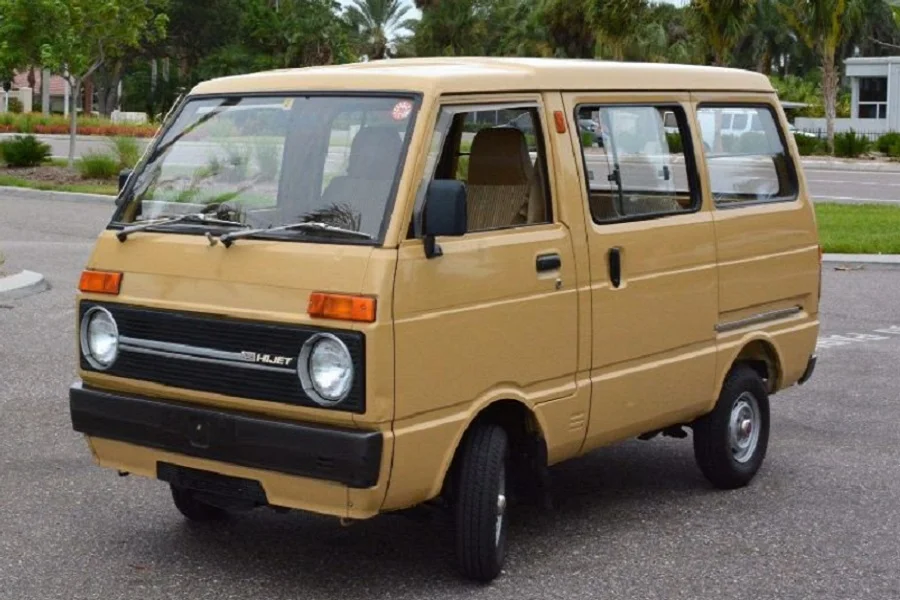 mobil tua 5 jutaan Daihatsu Hijet - Moladin