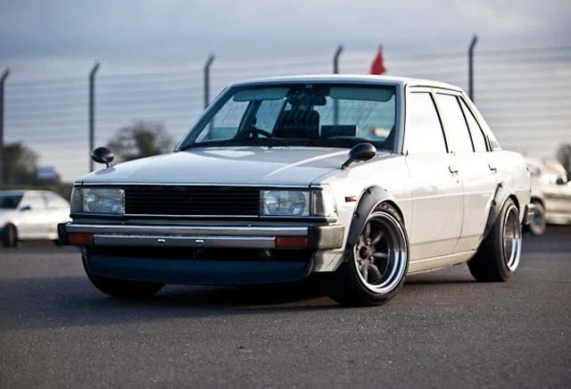 mobil tua 5 jutaan Toyota Corolla DX - Moladin