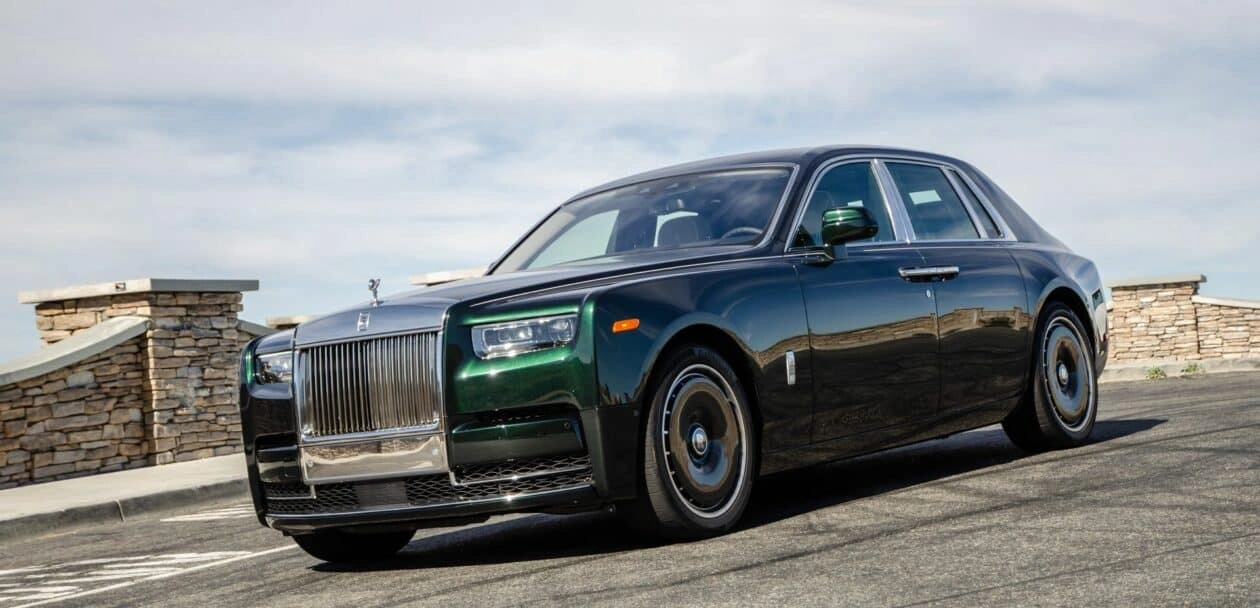 pajak rolls royce - Moladin