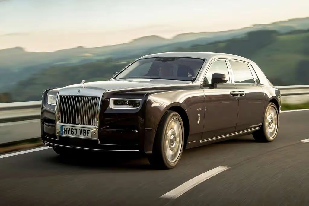 pajak rolls royce - Moladin