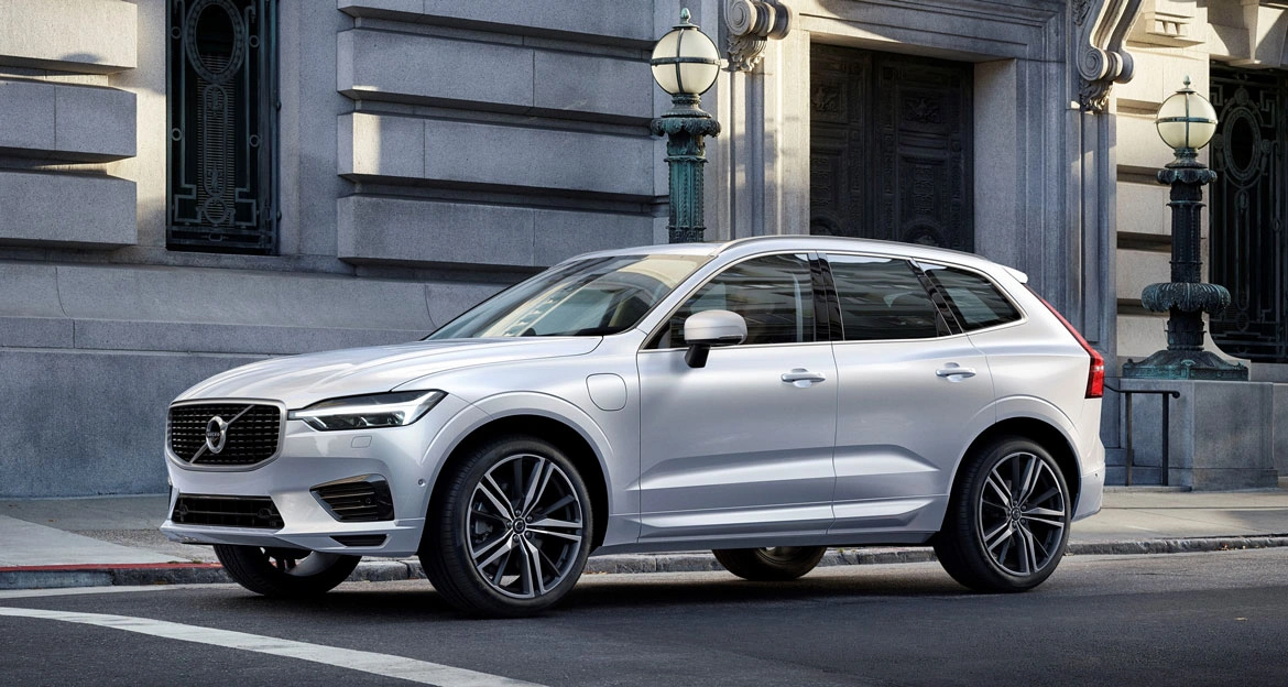 penjualan mobil mewah - Moladin