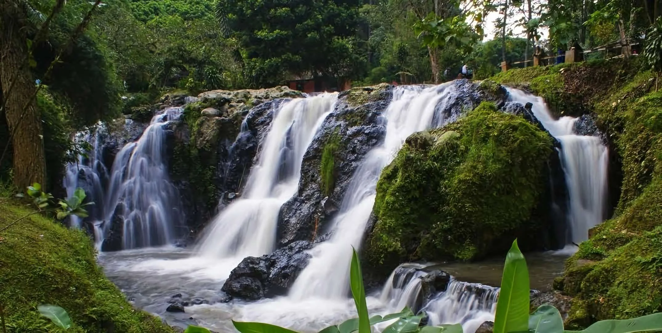 tempat wisata bandung murah untuk keluarga - Moladin