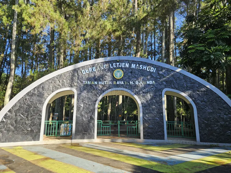 tempat wisata bandung murah untuk keluarga - Moladin