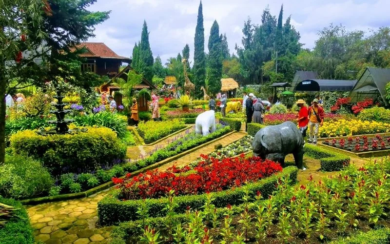 tempat wisata bandung murah untuk keluarga - Moladin