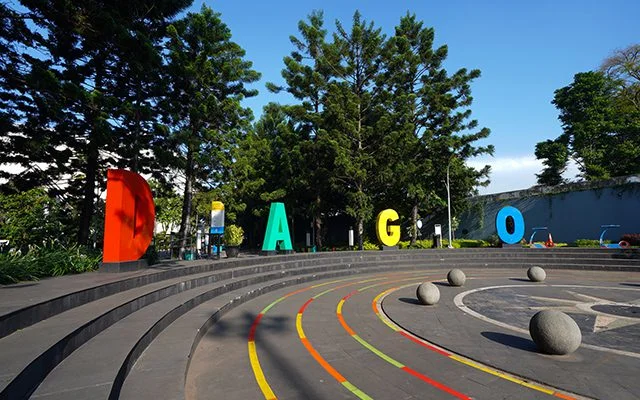 tempat wisata di bandung yang gratis - Moladin