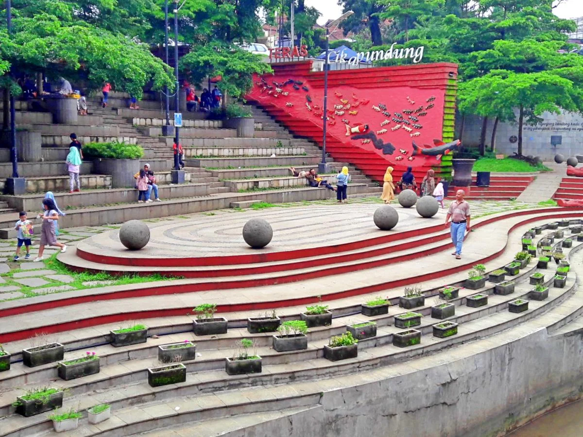 tempat wisata di bandung yang gratis - Moladin