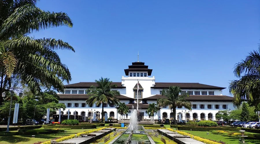 tempat wisata di bandung yang gratis - Moladin