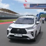 Toyota Veloz Hybrid Sabet Gelar Car of The Year OTOMOTIF Award 2026, Ini Alasannya - Tuwaga