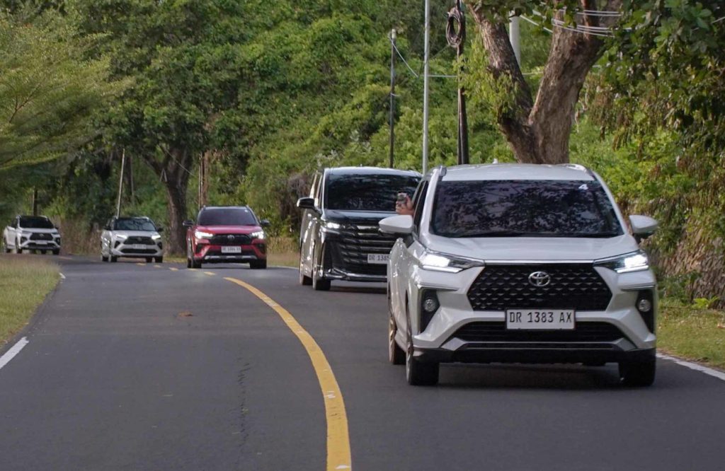 Veloz Hybrid EV Nimbrung di Eksplorasi Performa Hybrid EV Toyota di Lombok