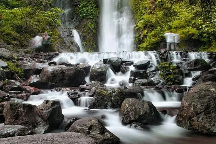 wisata alam bogor curug cilember - Moladin