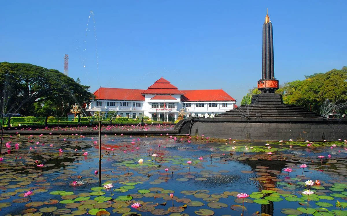 26 Wisata Dekat Stasiun Malang, Tinggal Jalan Kaki! 26 Wisata Dekat Stasiun Malang, Tinggal Jalan Kaki!