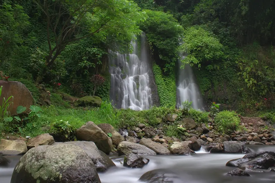 wisata di Banyuwangi yang lagi hits air terjun lider - Moladin