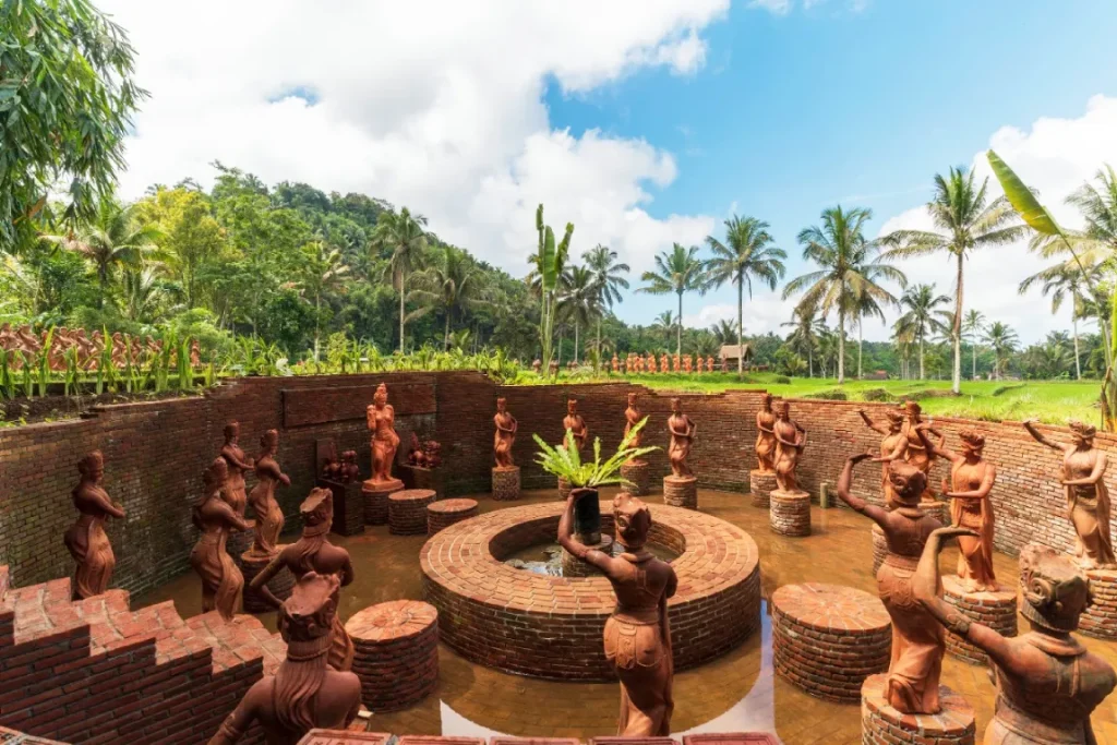 wisata di Banyuwangi yang lagi hits taman gandrung terakota - Moladin